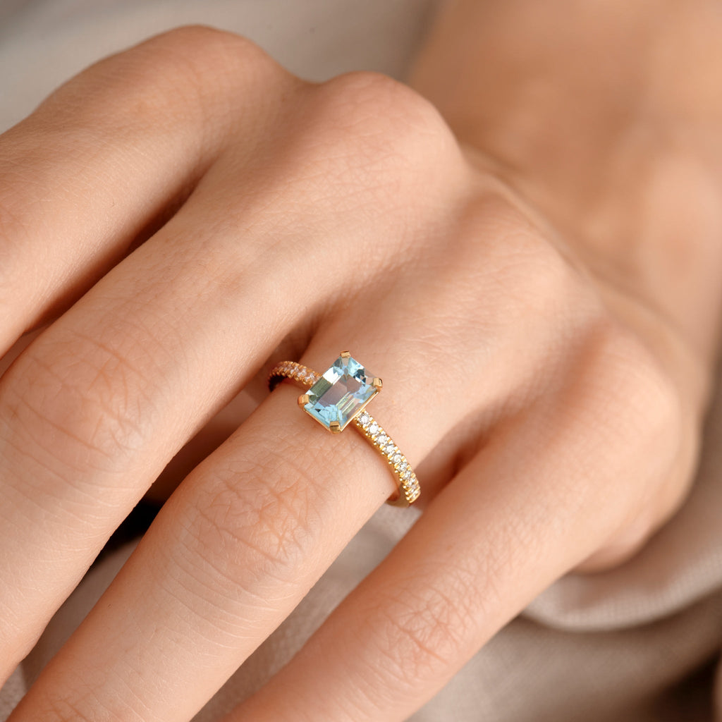 Lemelé-lemelecph-diamond-ring-diamant-ring-aquamarine-emerald-cut-model-18k-18karat-gold-guld